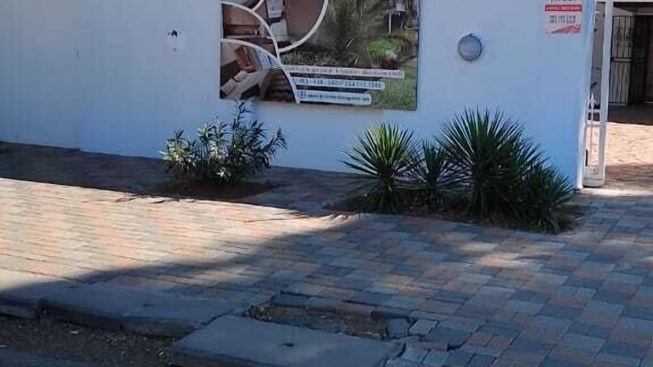 Photo of Outdoor in Universitas
