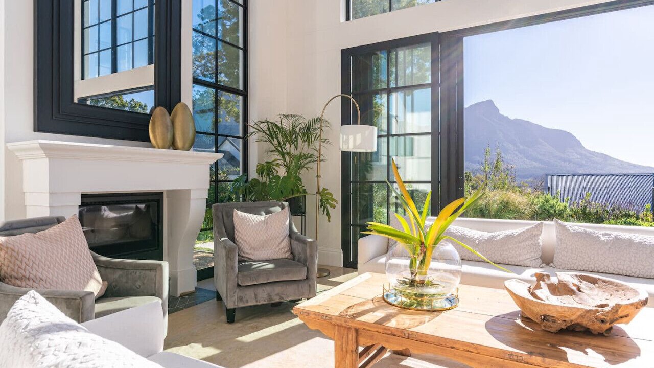 Photo of Livingroom in Bishopscourt