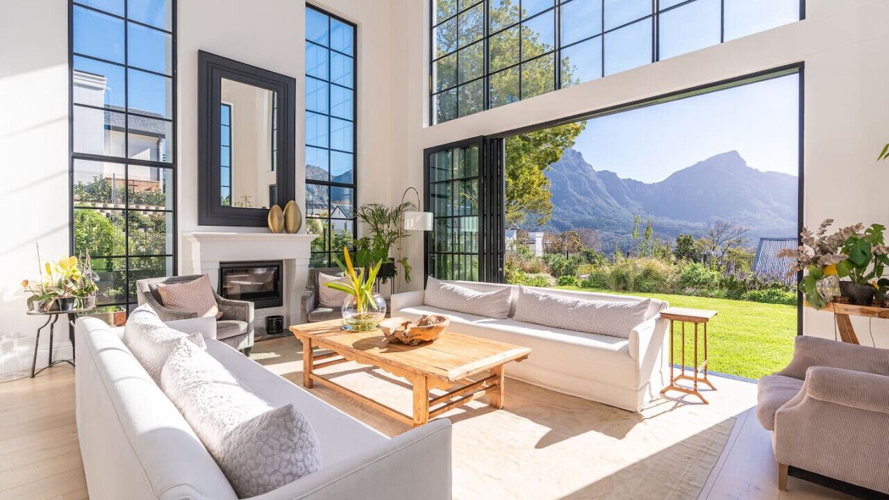Photo of Livingroom in Bishopscourt