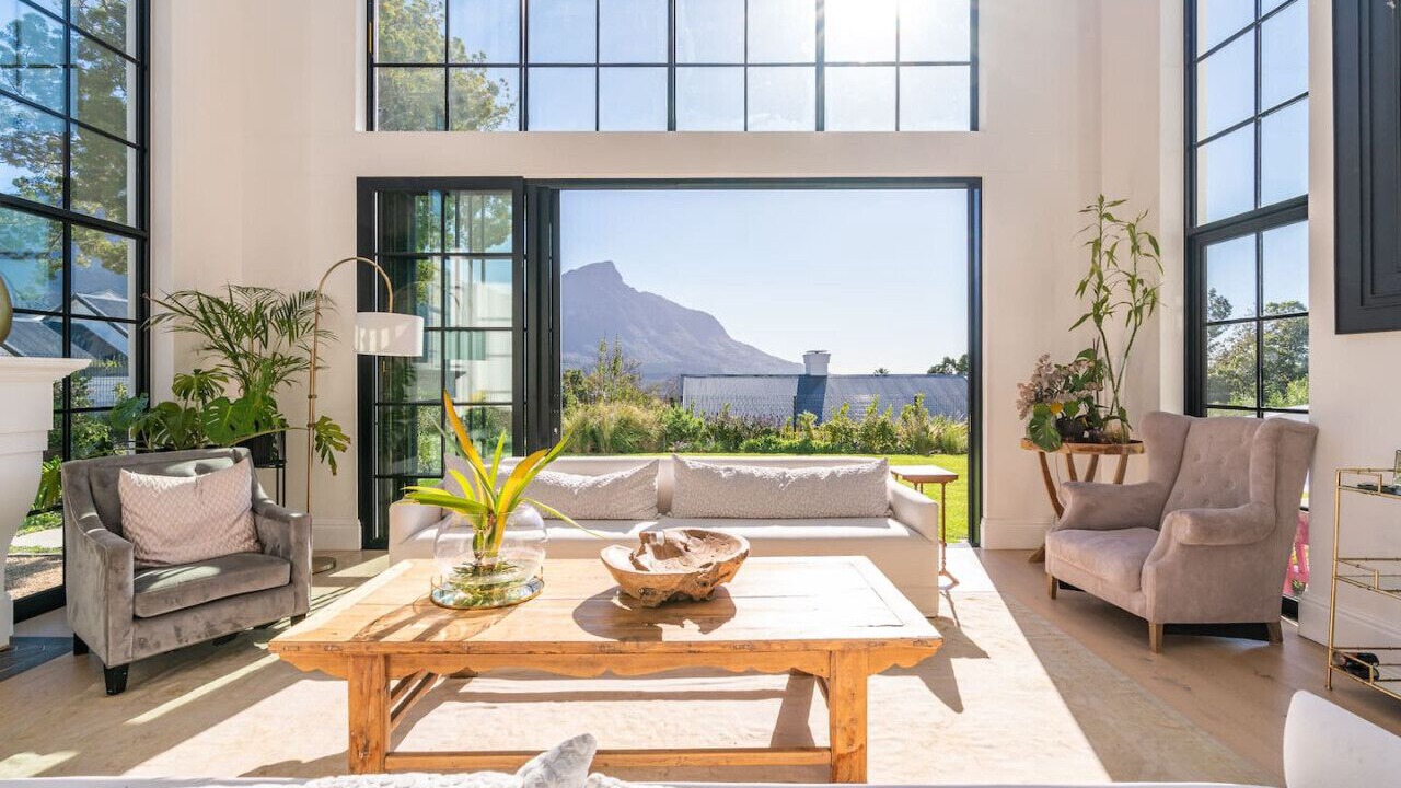 Photo of Livingroom in Bishopscourt
