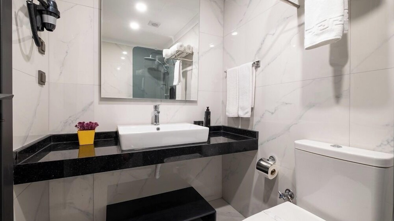 Photo of Bathroom in Samandira