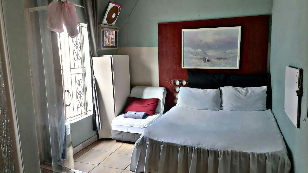 Photo of Bedroom in Bezuidenhout Valley