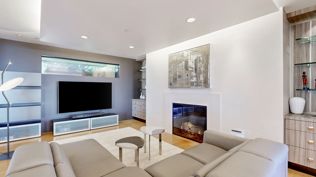 Photo of Livingroom in Loyola