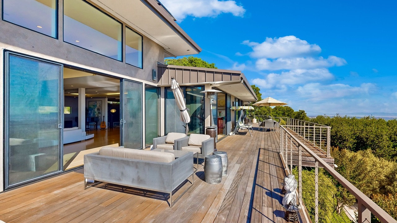 Photo of Outdoor in Loyola