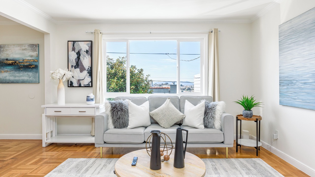 Photo of Livingroom in Daly City