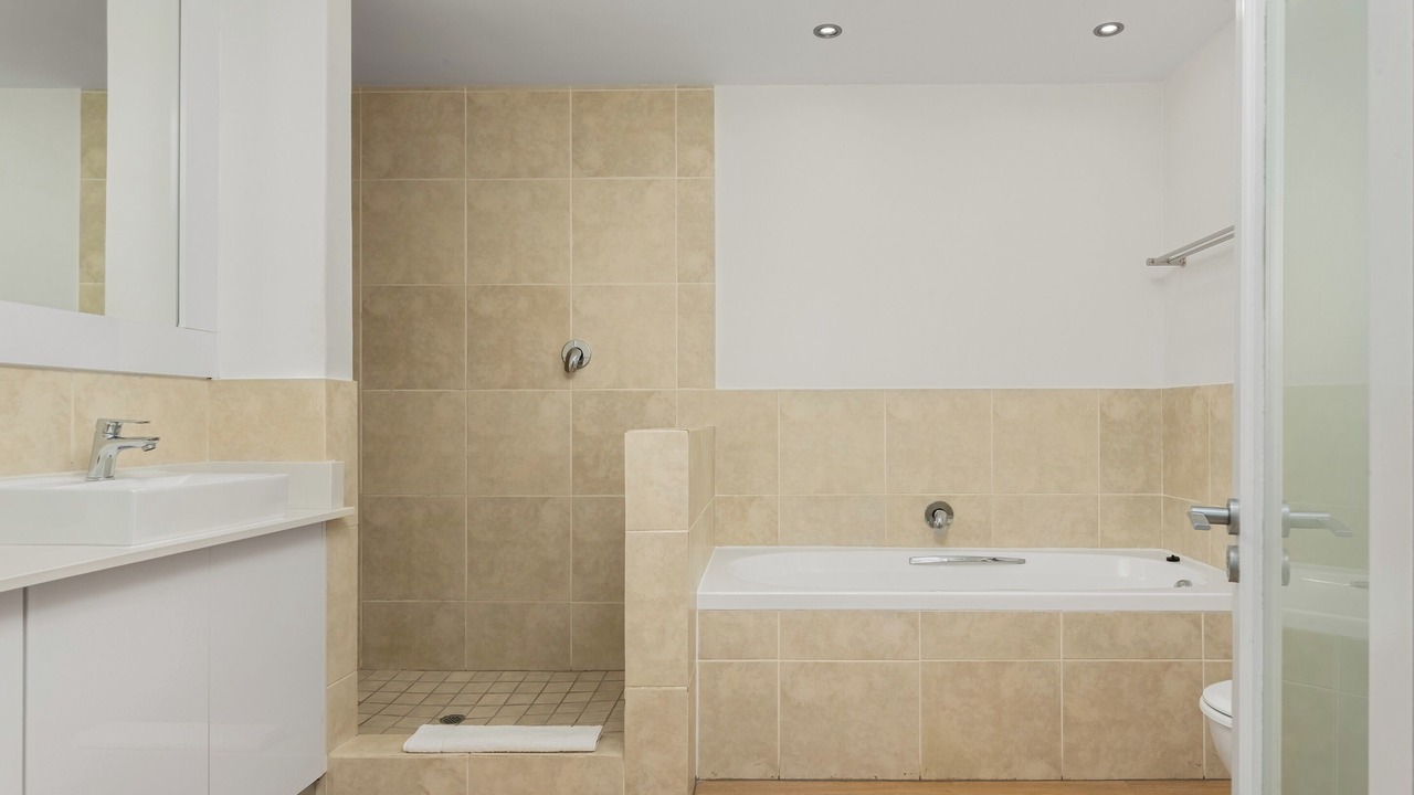 Photo of Bathroom in Flora Park