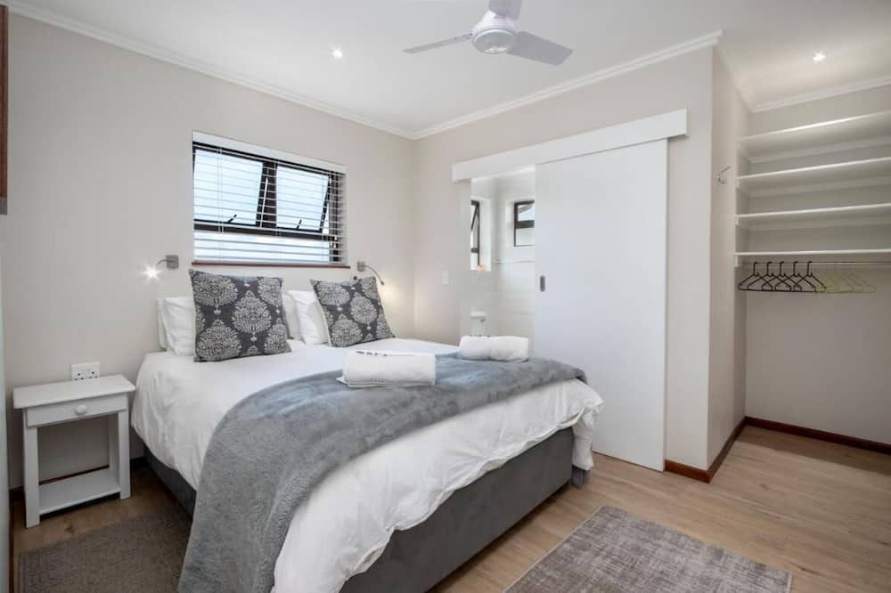Photo of Bedroom in Hermanus