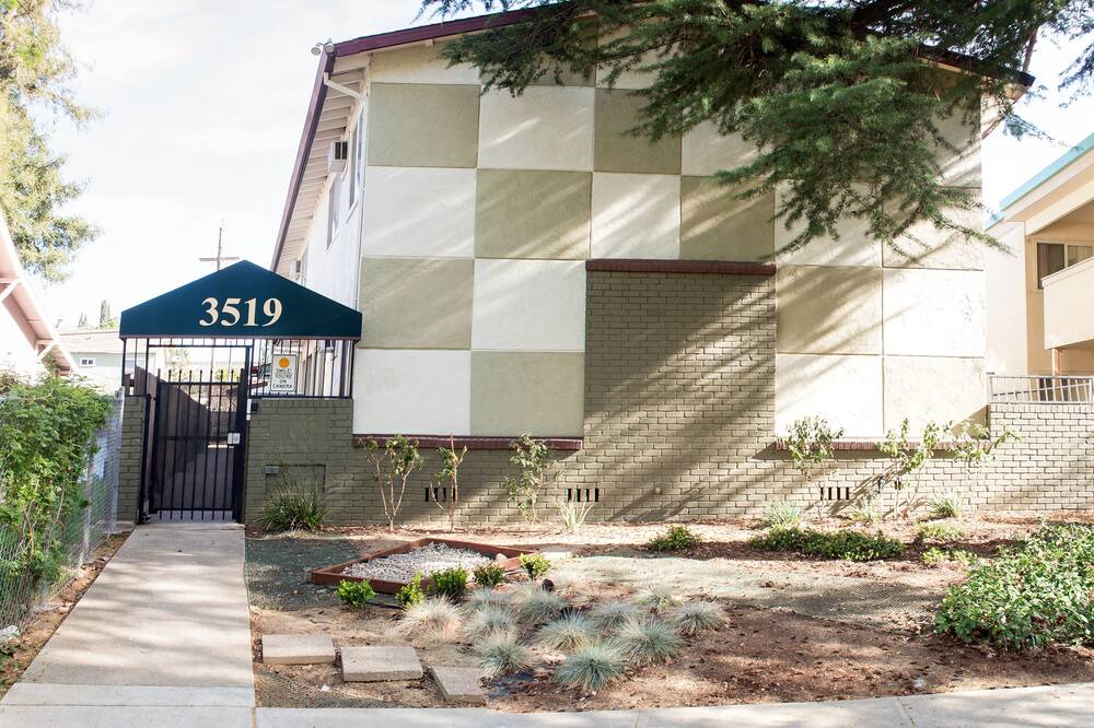Photo of Outdoor in North Oak Park
