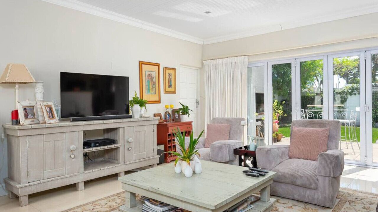 Photo of Livingroom in Claremont