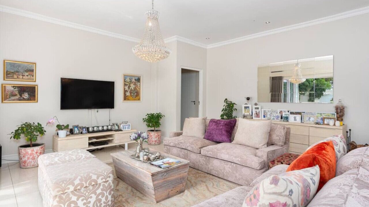 Photo of Livingroom in Claremont