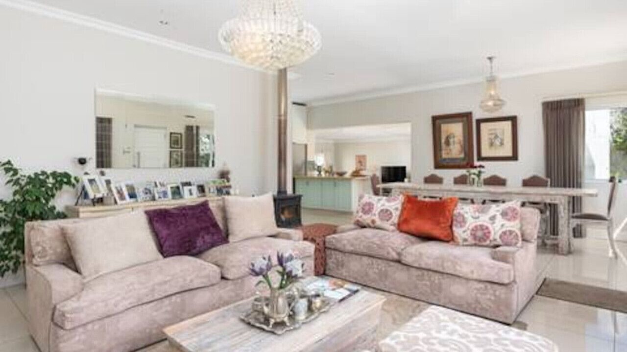 Photo of Livingroom in Claremont