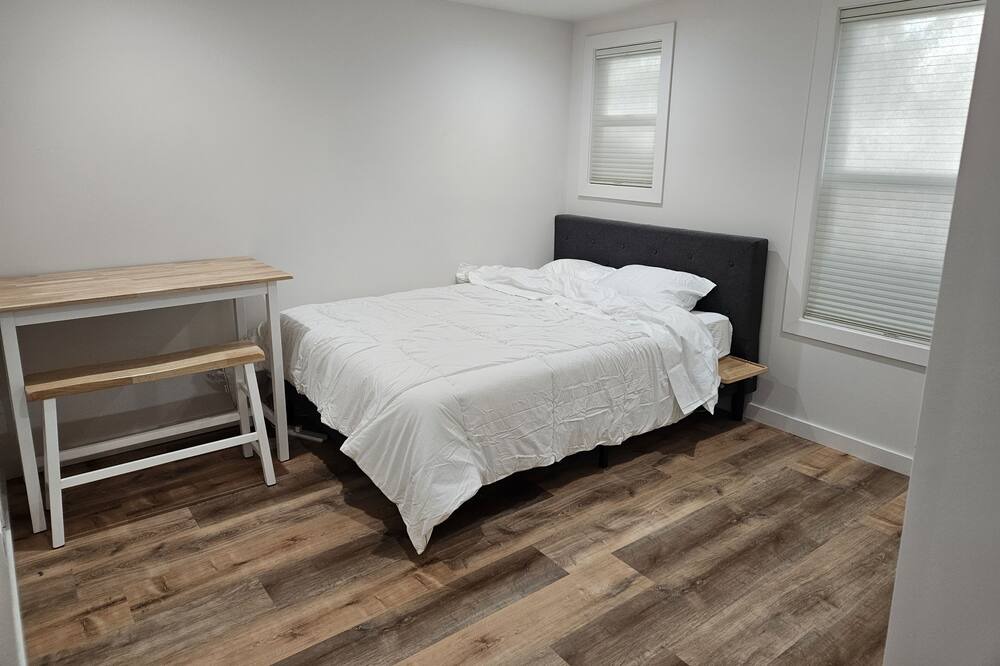 Photo of Bedroom in Outer Sunset