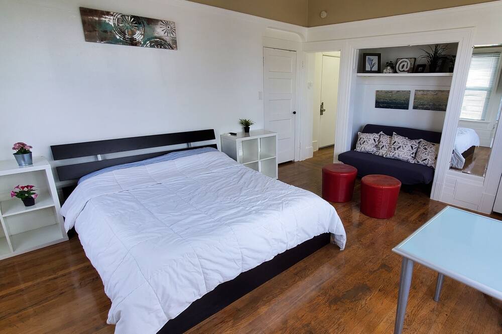 Photo of Bedroom in Western Addition