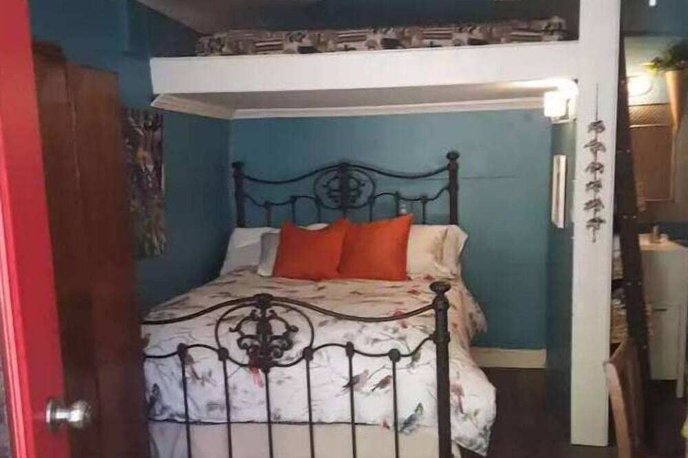 Photo of Bedroom in North Oak Park