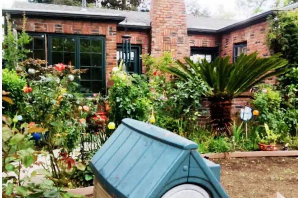 Photo of Outdoor in North Oak Park