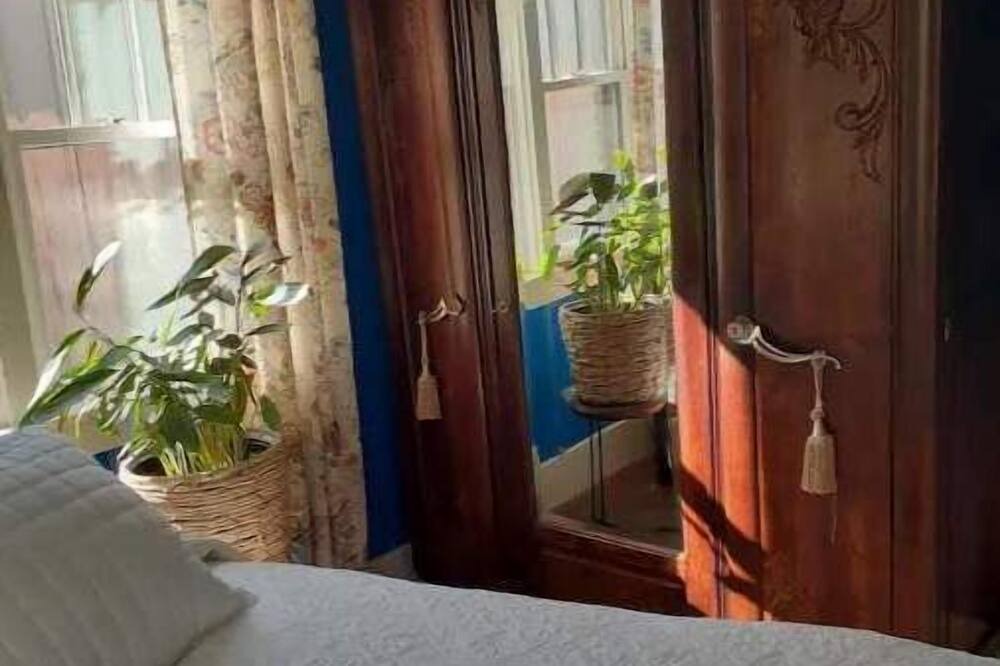 Photo of Bedroom in North Oak Park