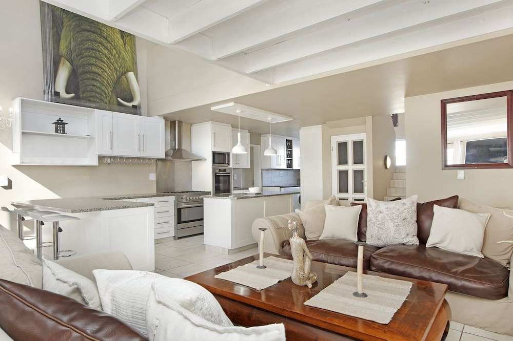 Photo of Livingroom in Calypso Beach
