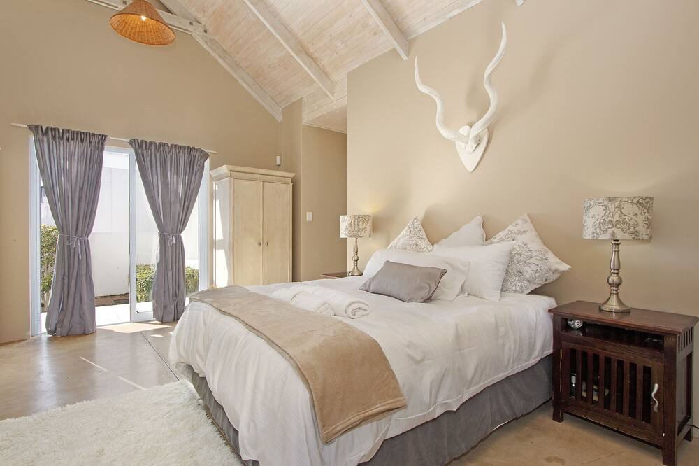 Photo of Bedroom in Calypso Beach
