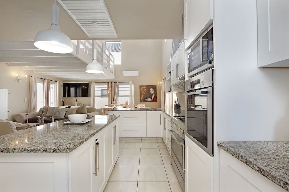Photo of Kitchen in Calypso Beach