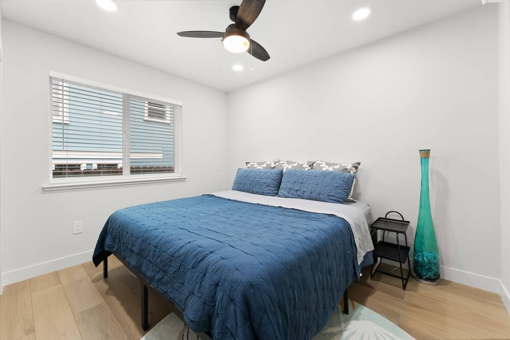 Photo of Bedroom in North Oak Park