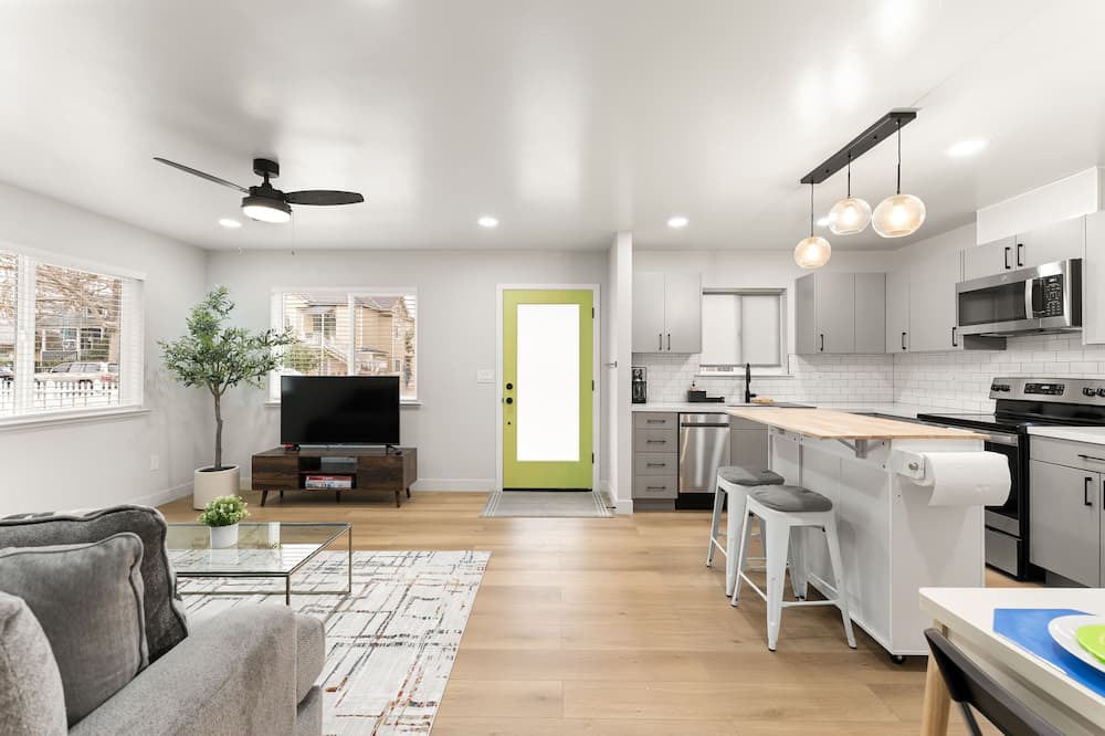Photo of Livingroom in North Oak Park