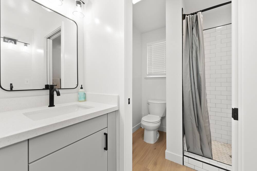 Photo of Bathroom in North Oak Park