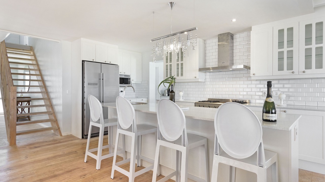 Photo of Kitchen in Grotto Bay