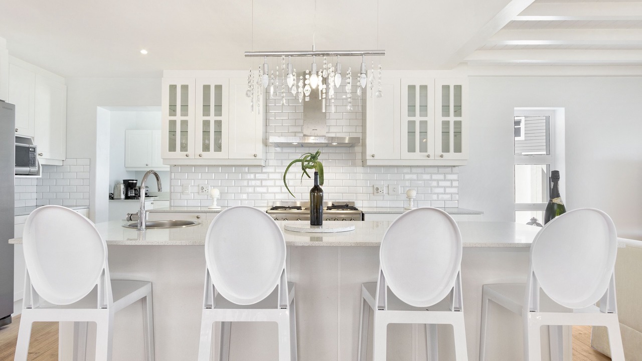Photo of Kitchen in Grotto Bay
