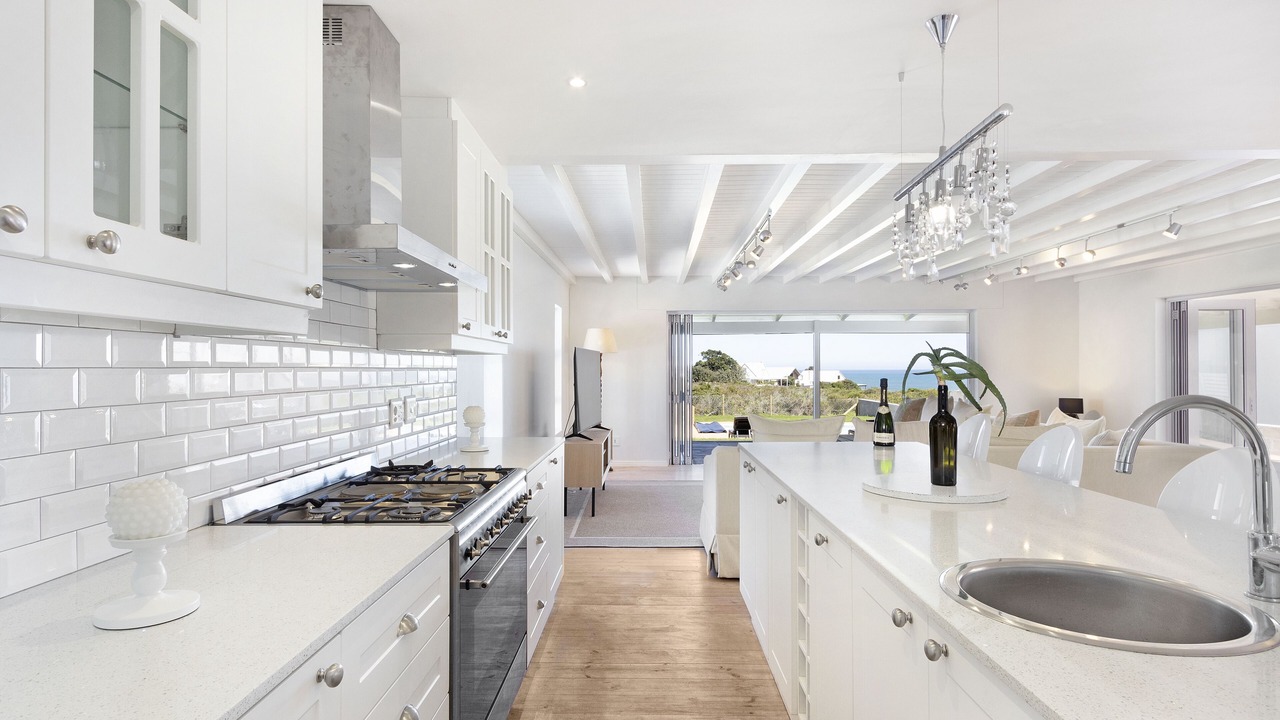 Photo of Kitchen in Grotto Bay