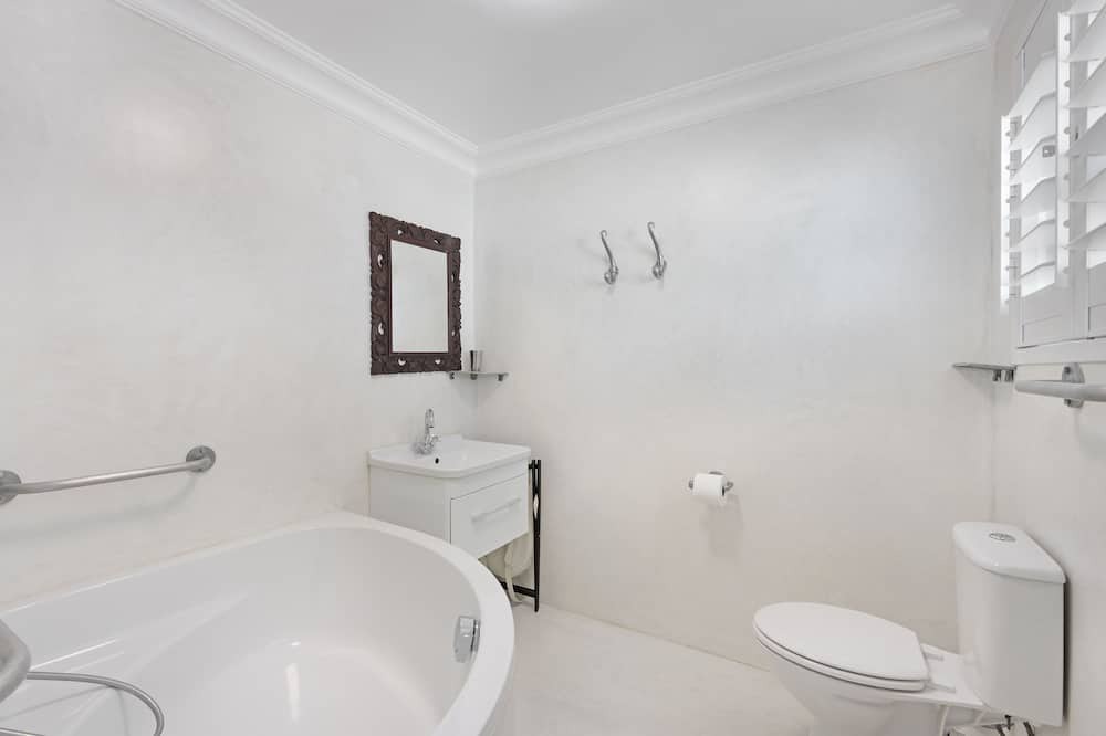 Photo of Bathroom in Yzerfontein