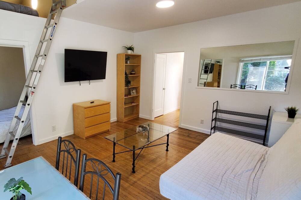 Photo of Livingroom in Western Addition