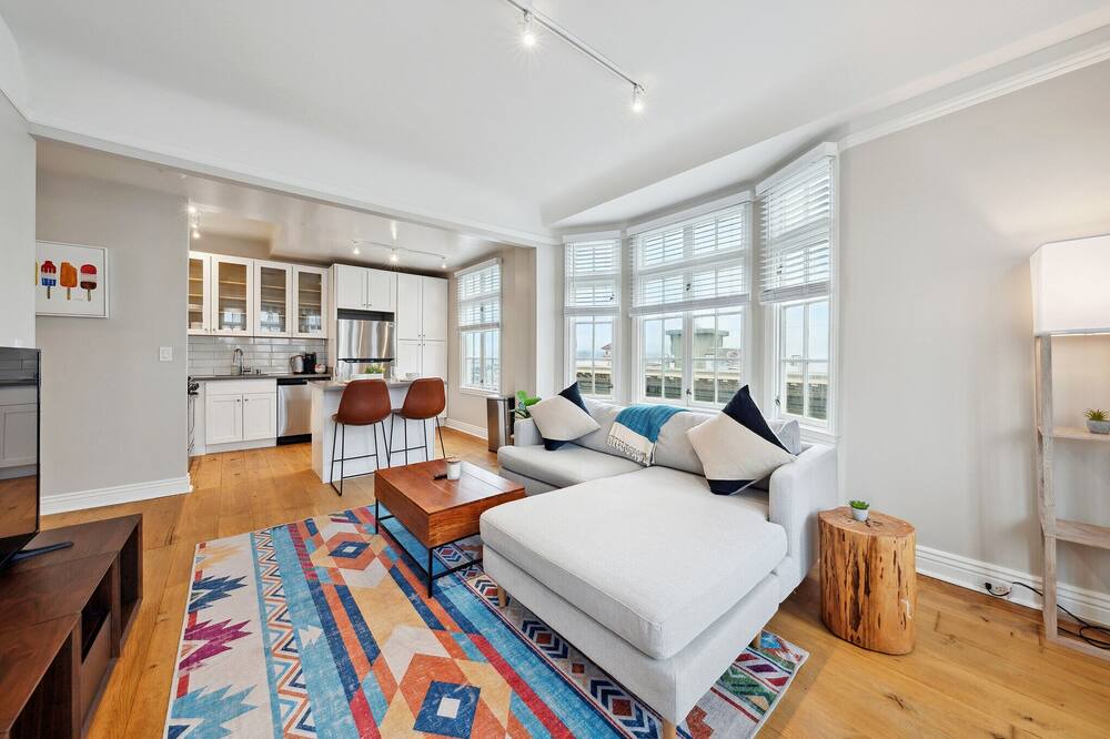 Photo of Livingroom in Nob Hill