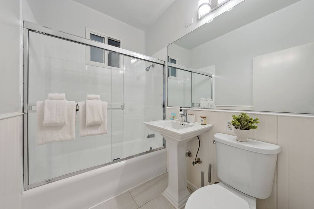 Photo of Bathroom in Nob Hill