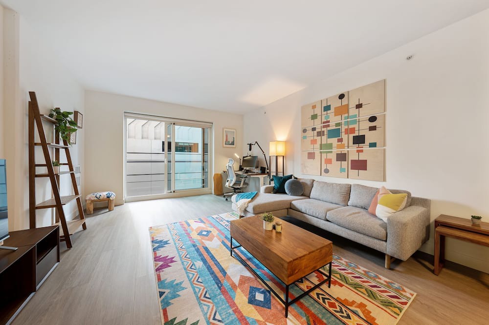 Photo of Livingroom in Downtown San Francisco