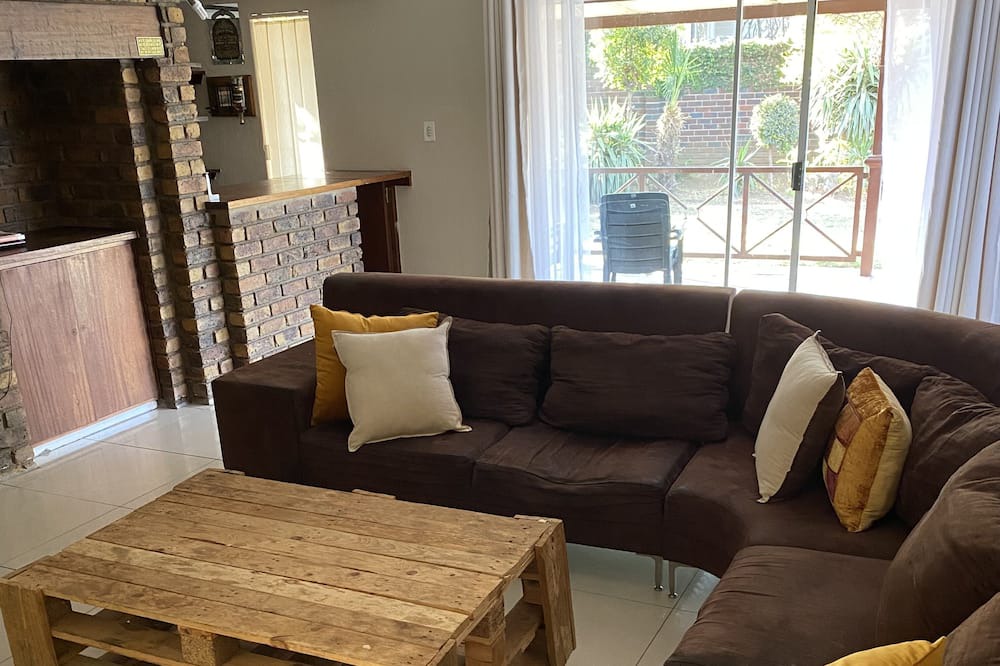 Photo of Livingroom in Edenvale