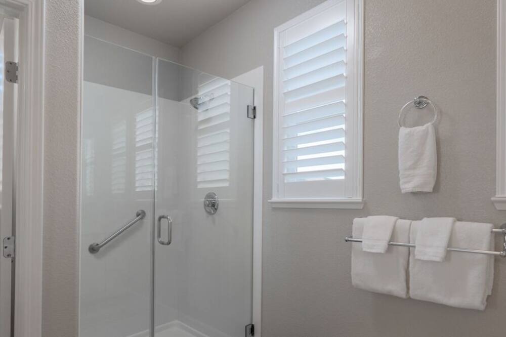Photo of Bathroom in Marina