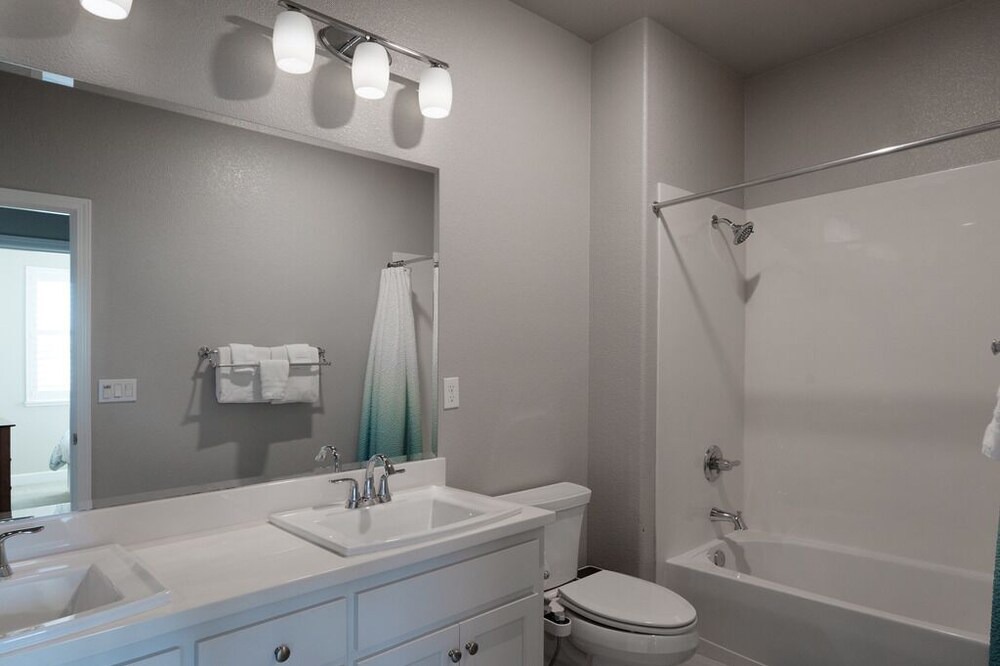 Photo of Bathroom in Marina