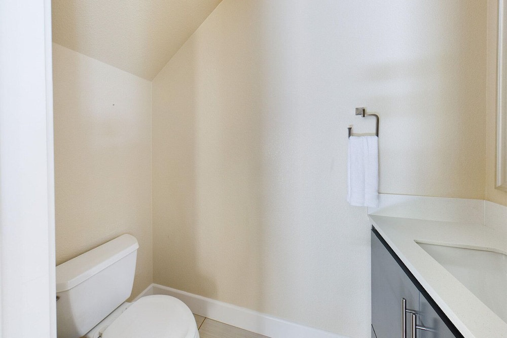 Photo of Bathroom in Hillsdale