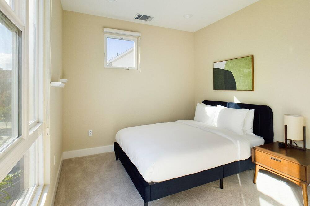 Photo of Bedroom in Hillsdale