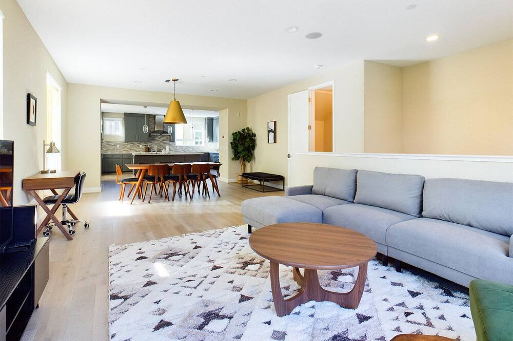 Photo of Livingroom in Hillsdale