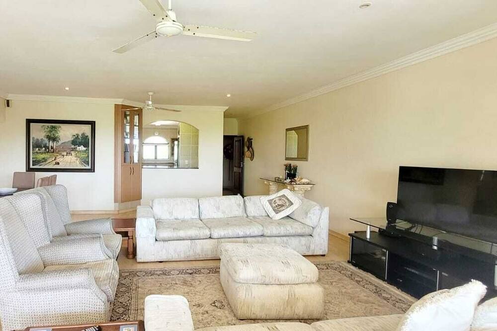 Photo of Livingroom in Shelly Beach
