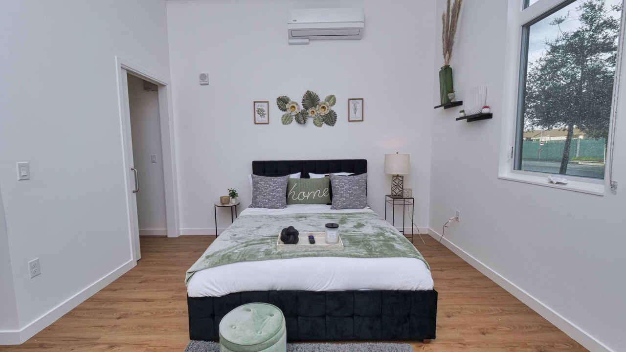 Photo of Bedroom in Oakland