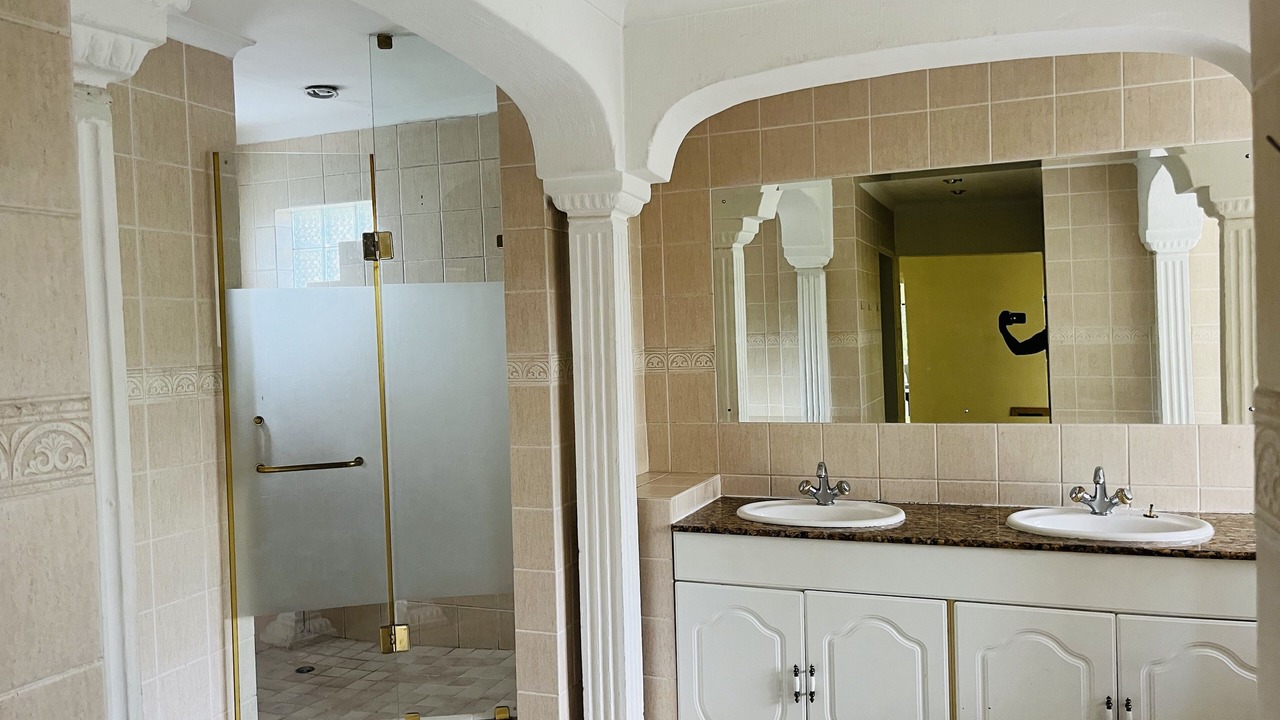 Photo of Bathroom in Garsfontein