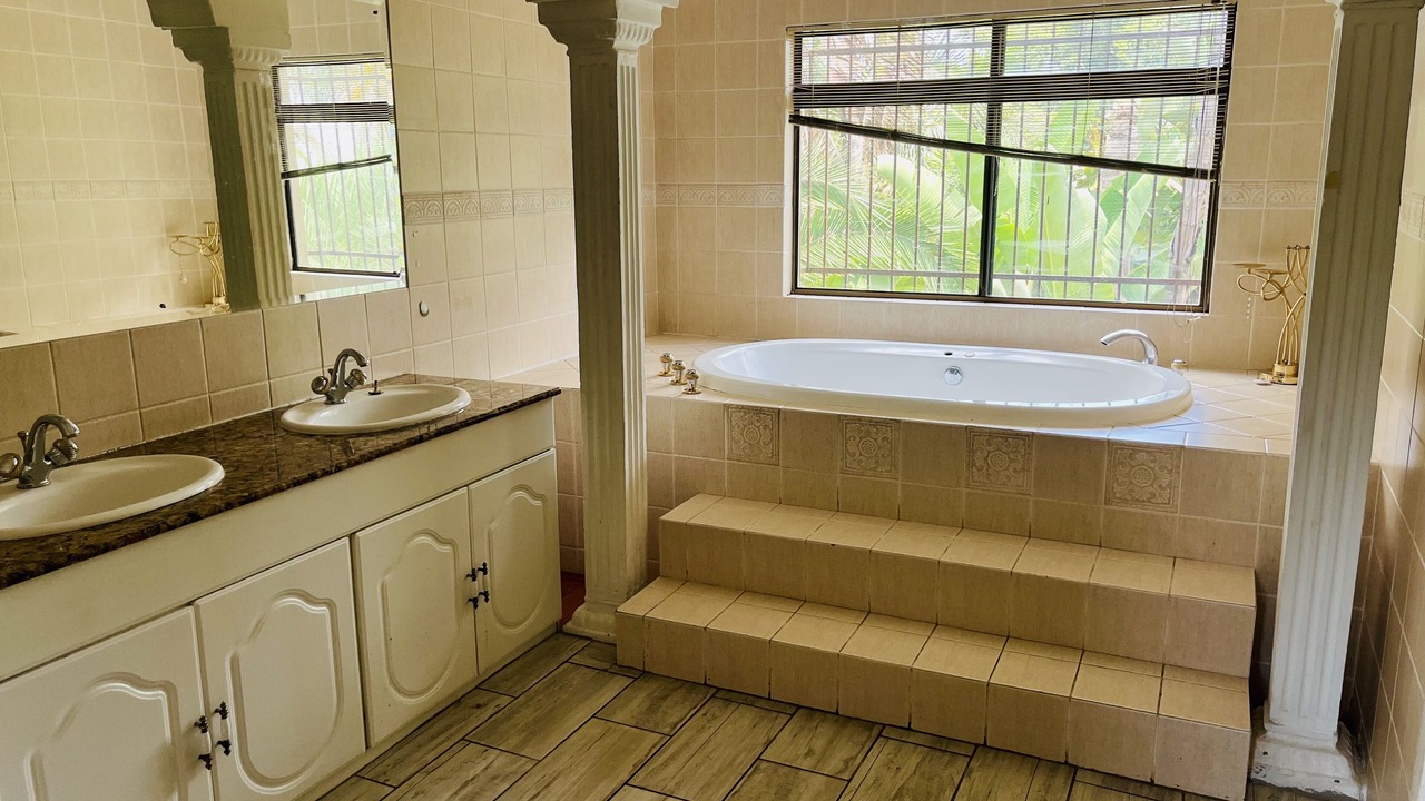Photo of Bathroom in Garsfontein