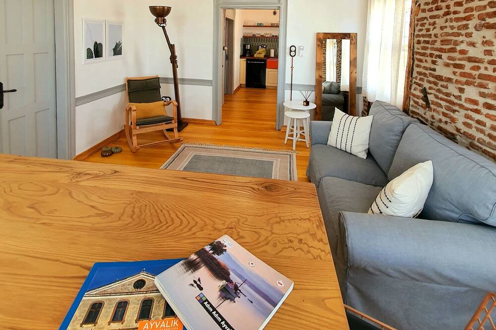 Photo of Livingroom in Ayvalik