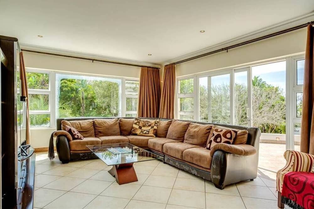 Photo of Livingroom in Bergvliet