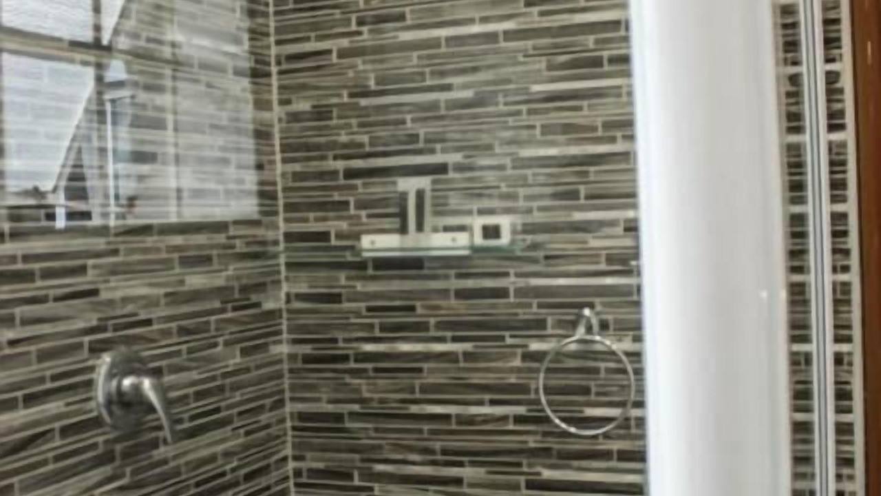 Photo of Bathroom in Flora Park