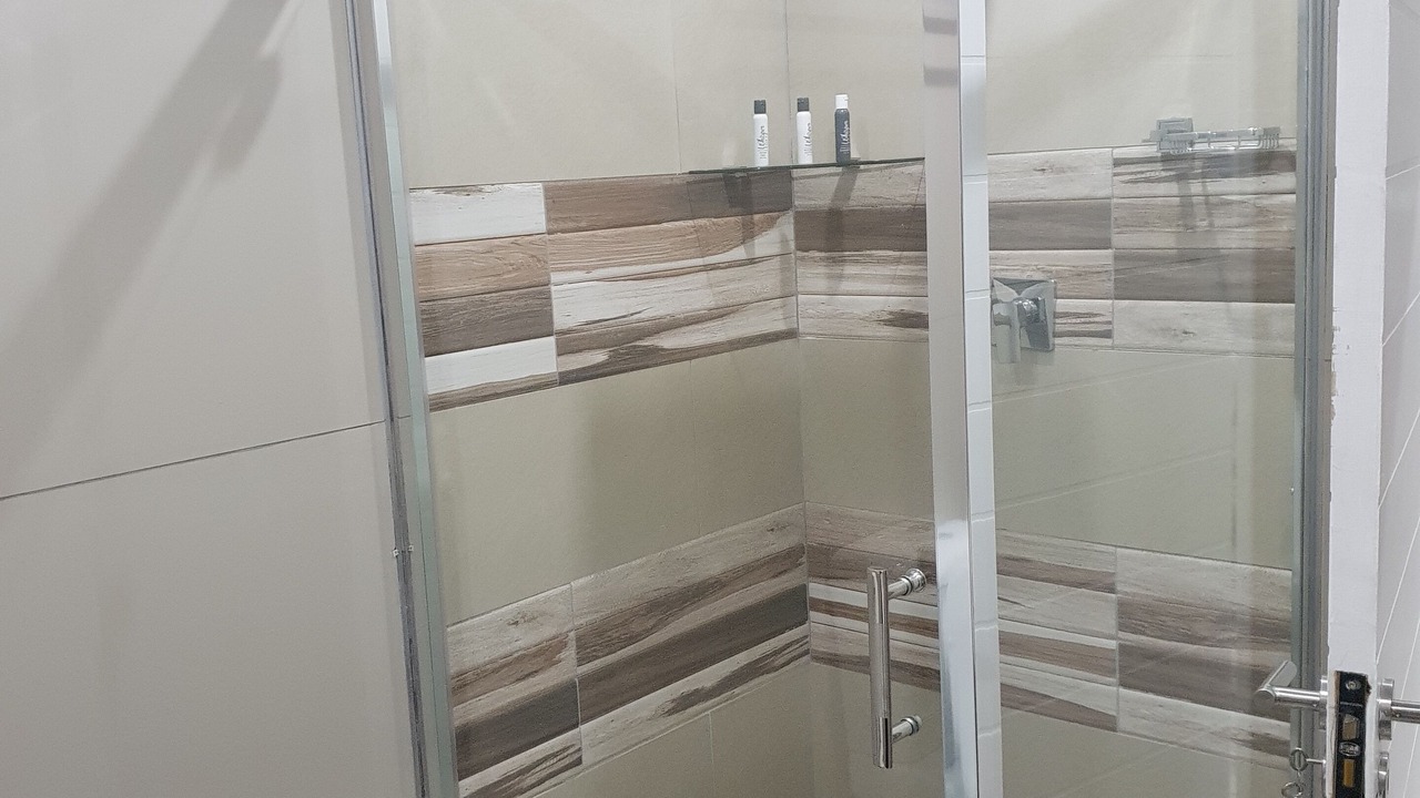 Photo of Bathroom in Flora Park