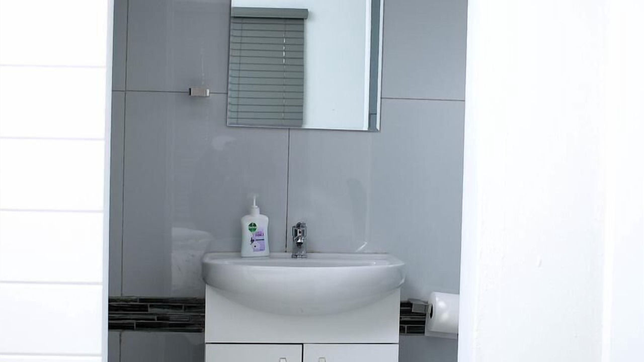 Photo of Bathroom in Flora Park