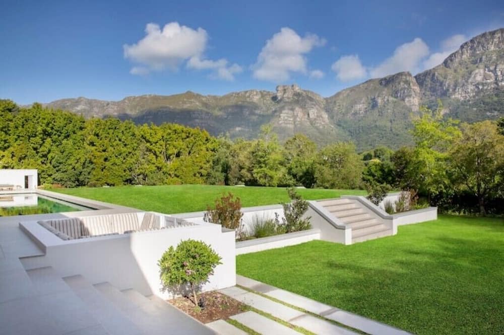 Photo of Outdoor in Bishopscourt